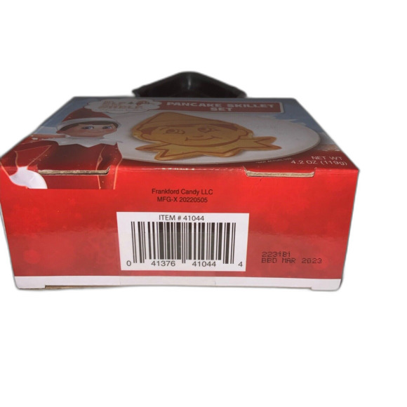 The Elf On The Shelf Pancake, a Christmas Tradition Skillet Set With Mix - Picture 4 of 4